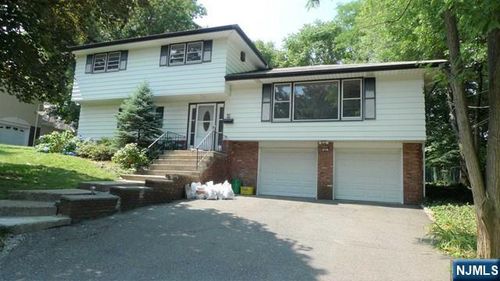 48 Rock Rd, Englewood Cliffs, NJ, 07632-1711 | Card Image