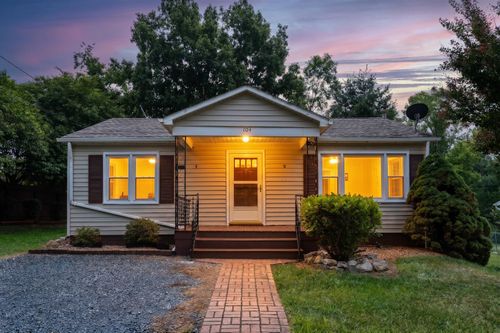 104 Baylor St, Staunton, VA, 24401 | Card Image