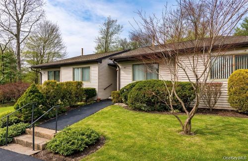 b-113 Village Rd, Yorktown Heights, NY, 10598-6802 | Card Image