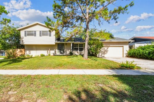 2214 Kingswood Ln, Brandon, FL, 33511-7008 | Card Image