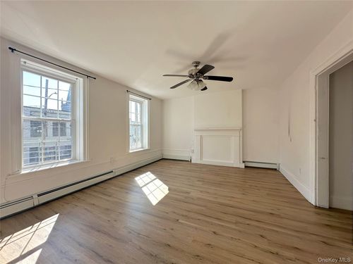 177 Liberty St, Newburgh, NY, 12550-4911 | Card Image