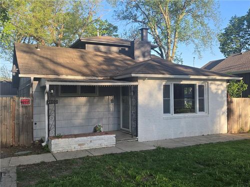 1402 Dodgion Ave, Independence, MO, 64055-1412 | Card Image