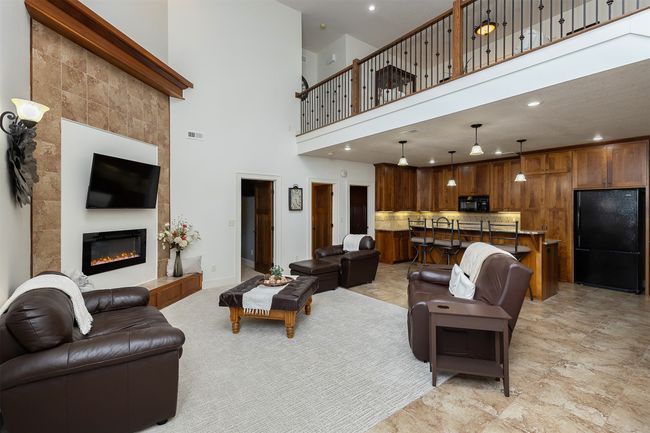 8121 Oak Ridge Dr, Home with 5 bedrooms, 3 bathrooms and null parking in Dexter IA | Image 10