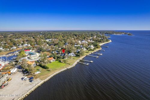 400 South Ave, Oriental, NC, 28571-9372 | Card Image