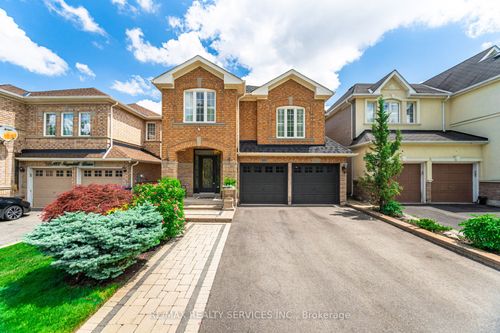 105 Sugarhill Dr, Brampton, ON, L7A3X3 | Card Image