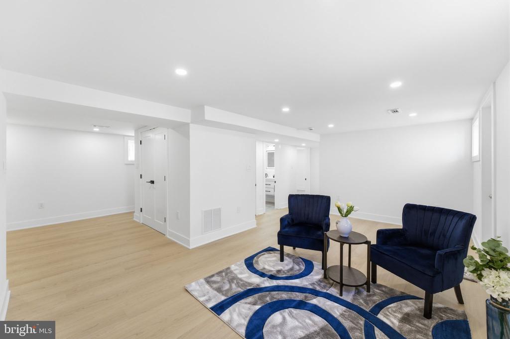 Residential in WASHINGTON 4