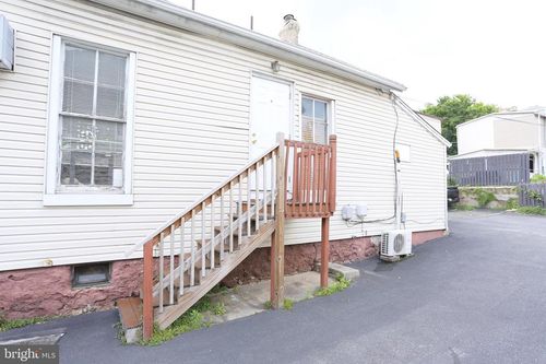 2319 Perkiomen Ave, READING, PA, 19606-2081 | Card Image