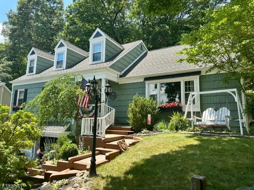 8 Cardinal Dr, Sparta, NJ, 07871-1337 | Card Image
