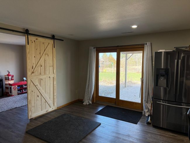 Walkout basement onto patio | Image 18