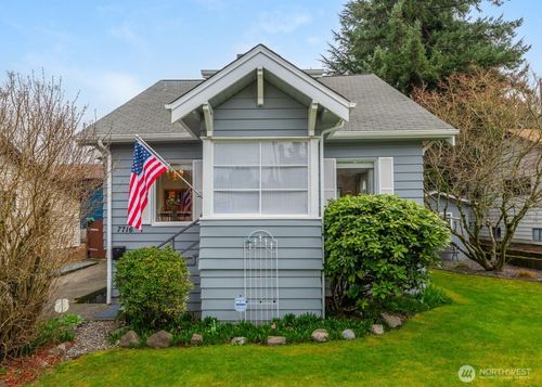 7716 13th Ave Sw, Seattle, WA, 98106-2033 | Card Image