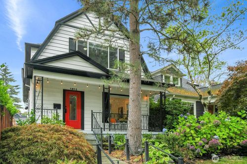 1812 6th Ave W, Seattle, WA, 98119-2940 | Card Image