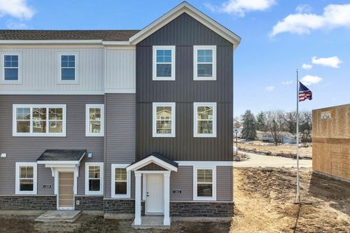 1531 Traverse Pt, Saint Paul, MN, 55122 | Card Image