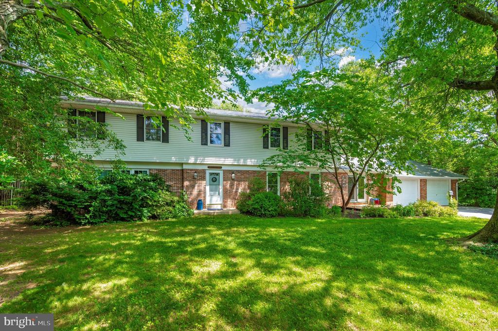 Honeysuckle Dr, Damascus, MD 20872
