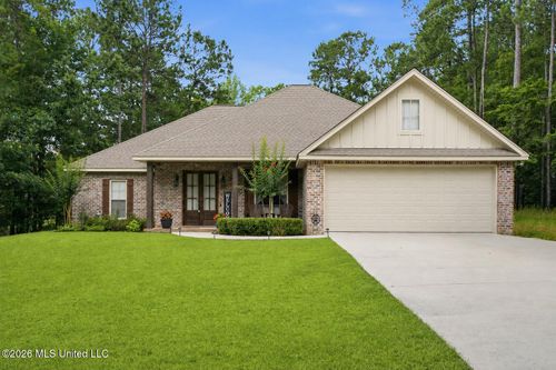 65 Stonegate Dr, Hattiesburg, MS, 39402-9295 | Card Image
