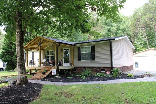 1185 Shagbark Dr, Walnut Cove, NC, 27052-6989 | Card Image