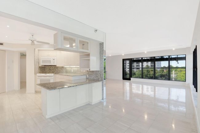 APT-4C - 4605 S Ocean Blvd, Condo with 3 bedrooms, 3 bathrooms and null parking in Highland Beach FL | Image 21