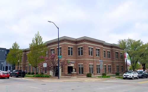 c-150 Central Ave, Holland, MI, 49423-2833 | Card Image