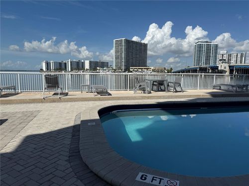 apt-202-2016 Bay Dr, Miami Beach, FL, 33141-4421 | Card Image