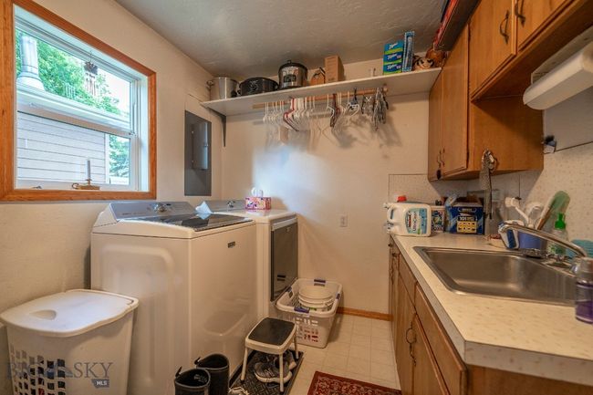 1077 Us Highway 89 S, House other with 3 bedrooms, 3 bathrooms and null parking in Gardiner MT | Image 39