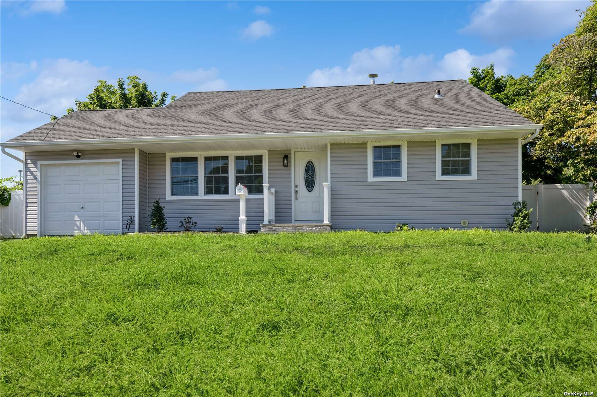 Princeton St, Bay Shore, NY 11706