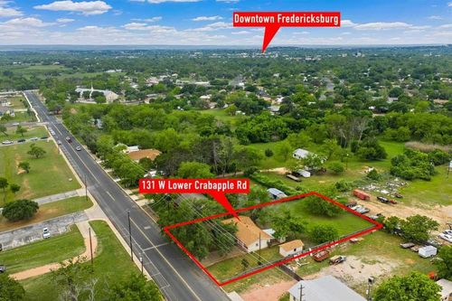 131 W Lower Crabapple Rd, Fredericksburg, TX, 78624-6974 | Card Image