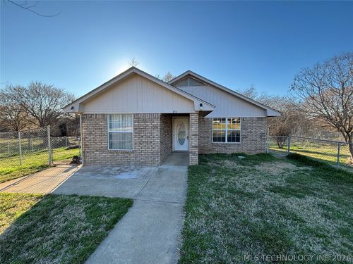 201 N Main St, Hendrix, OK, 74741-4009 | Card Image