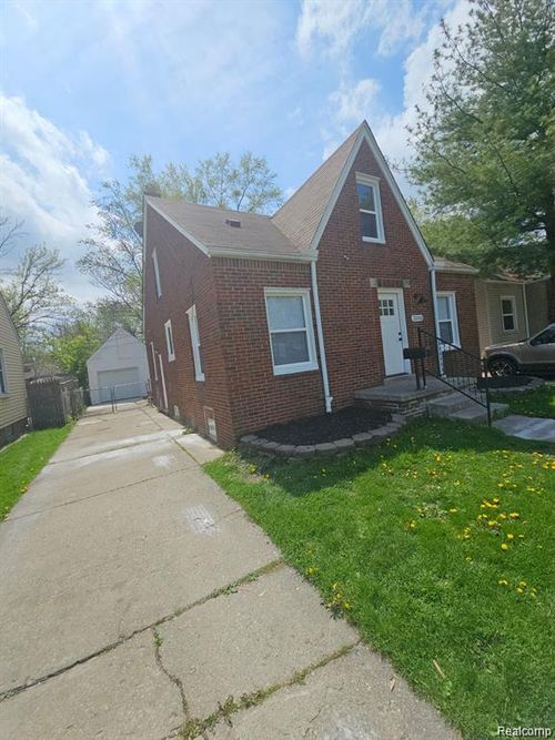 20300 Elkhart St, Harper Woods, MI, 48225-2236 | Card Image