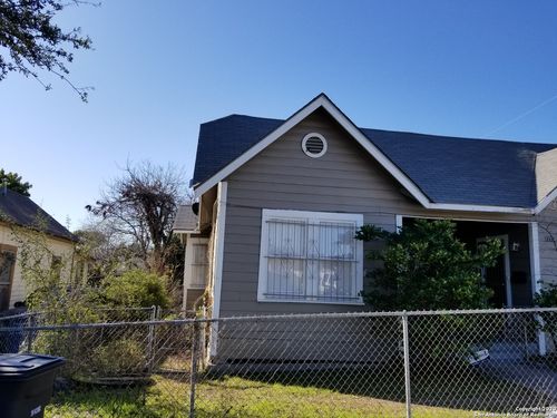 2238 N Interstate 35, San Antonio, TX, 78208-1518 | Card Image