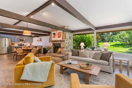 41-550 E Golf Creek Ln, Jackson, WY, 83001-9076 | Card Image
