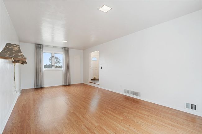 Formal Living Room | Image 10