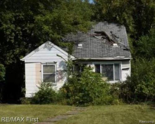 9028 Trinity St, Detroit, MI, 48228-1632 | Card Image