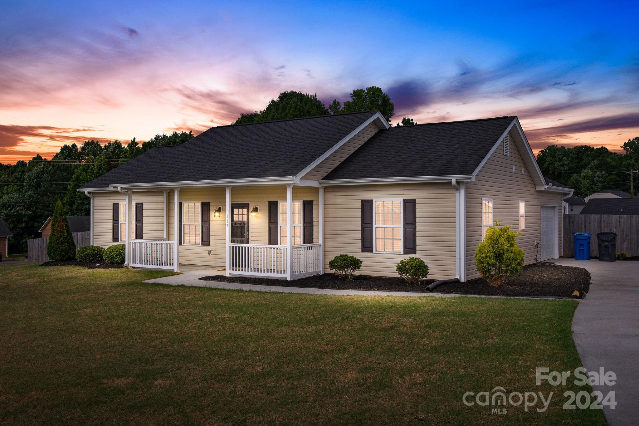 Tuscan Way, Lexington, NC 27295