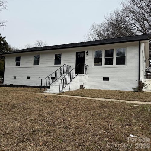 4629 Hidden Valley Rd, Charlotte, NC, 28213-5876 | Card Image