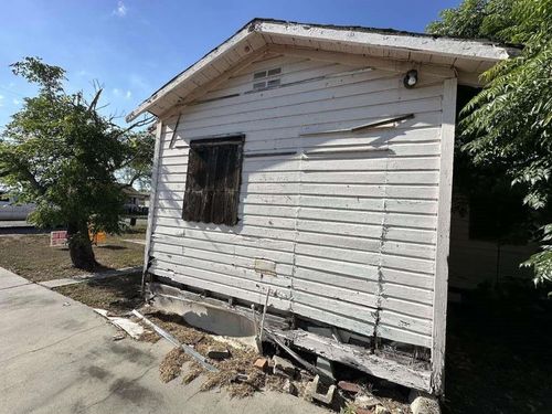 505 N Francis St, Bishop, TX, 78343-1901 | Card Image