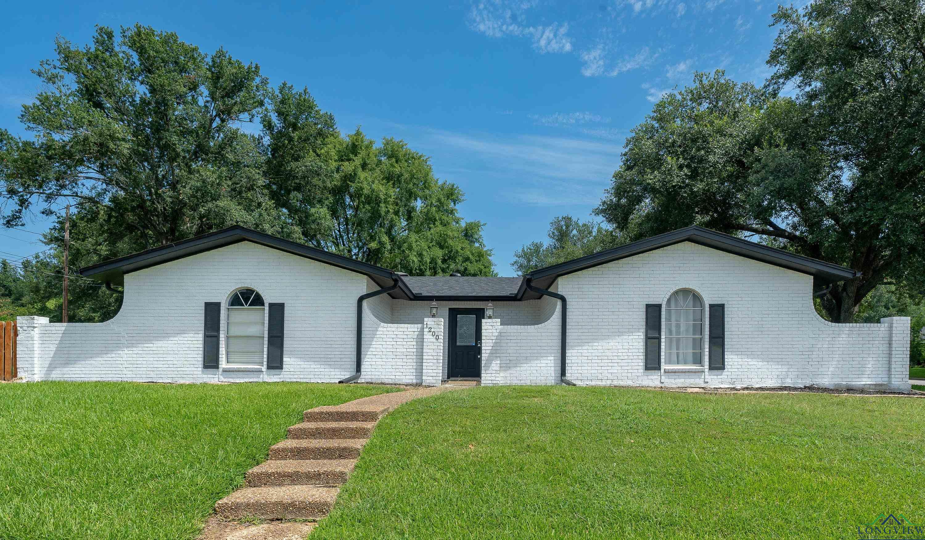 Slaydon St, Henderson, TX 75654
