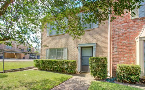 4124 Belle Park Dr, Houston, TX, 77072-1304 | Card Image