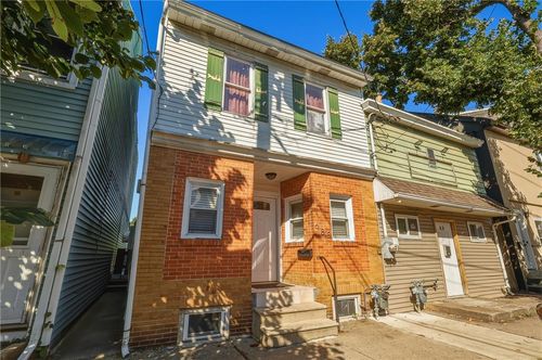 638 N 2nd St, Allentown, PA, 18102-2504 | Card Image