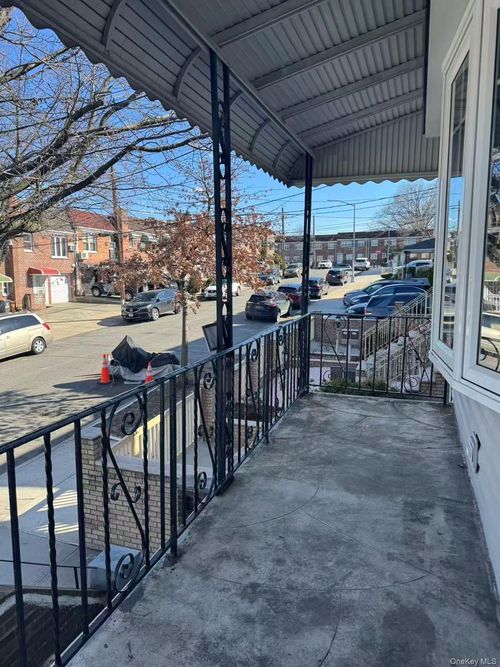 52-16 69th Pl, Maspeth, NY, 11378-1432 | Card Image