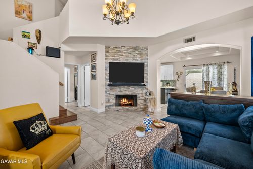13654 1/2 Dronfield Ave, Sylmar, CA, 91342-1446 | Card Image