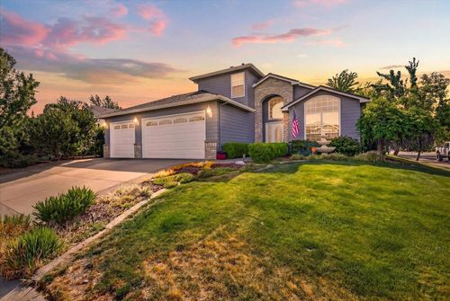 997 N Mountain Ave, Central Point, OR, 97502-3604 | Card Image
