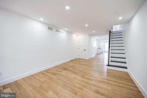 2009 E Cumberland St, PHILADELPHIA, PA, 19125-1313 | Card Image