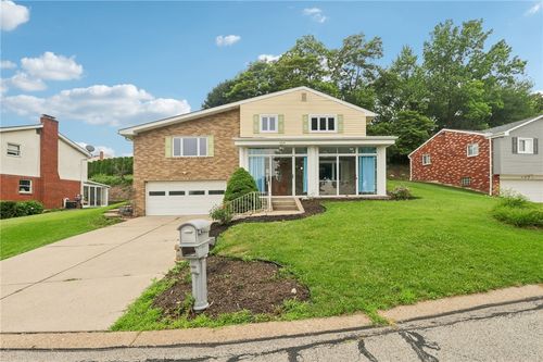 1717 Gina Dr, West Mifflin, PA, 15122-3114 | Card Image