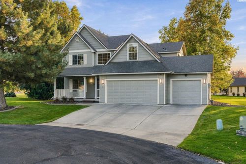 11 Zinnia Ct, Pasco, WA, 99301-3271 | Card Image