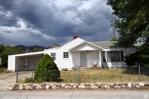 519 Edgehill Pl, East Carbon, UT, 84520-7744 | Card Image