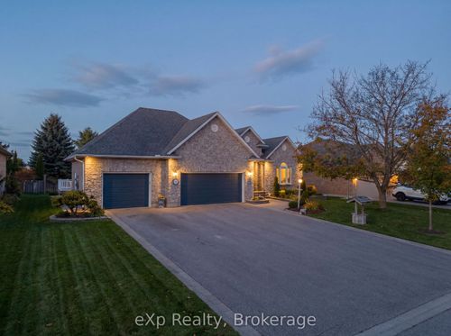 9 Parkview Drive, Wellesley, ON, N0B2T0 | Card Image