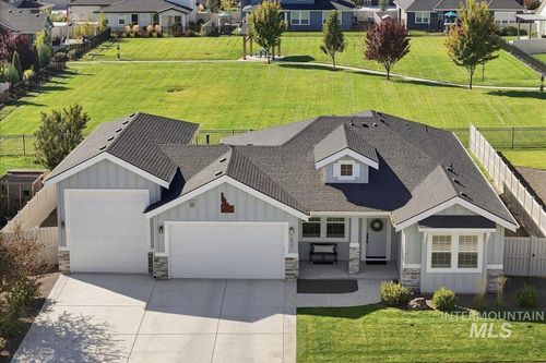 1607 Glencoe St, Middleton, ID, 83644-4404 | Card Image