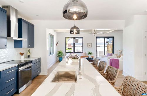 987 5th St Sw, Charlottesville, VA, 22902 | Card Image