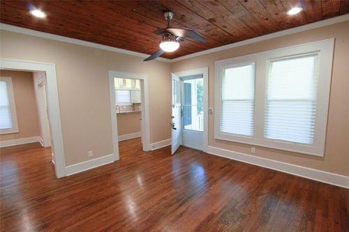 1301 S 6th St, Austin, TX, 78704-2321 | Card Image