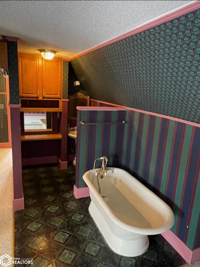 304 S Market St, House other with 3 bedrooms, 2 bathrooms and null parking in Rock port MO | Image 38
