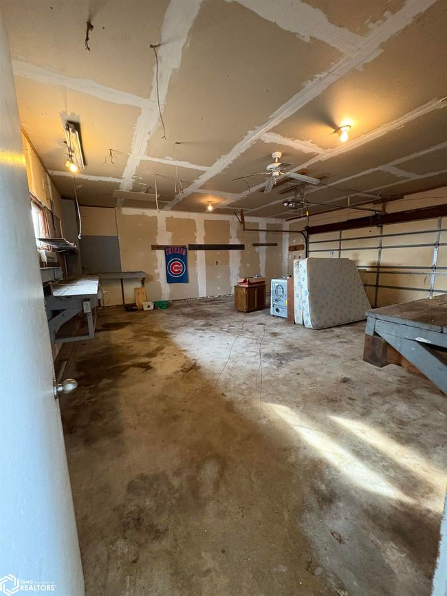 902 4 Th St, Home with 1 bedrooms, 1 bathrooms and 2 parking in Livermore IA | Image 15